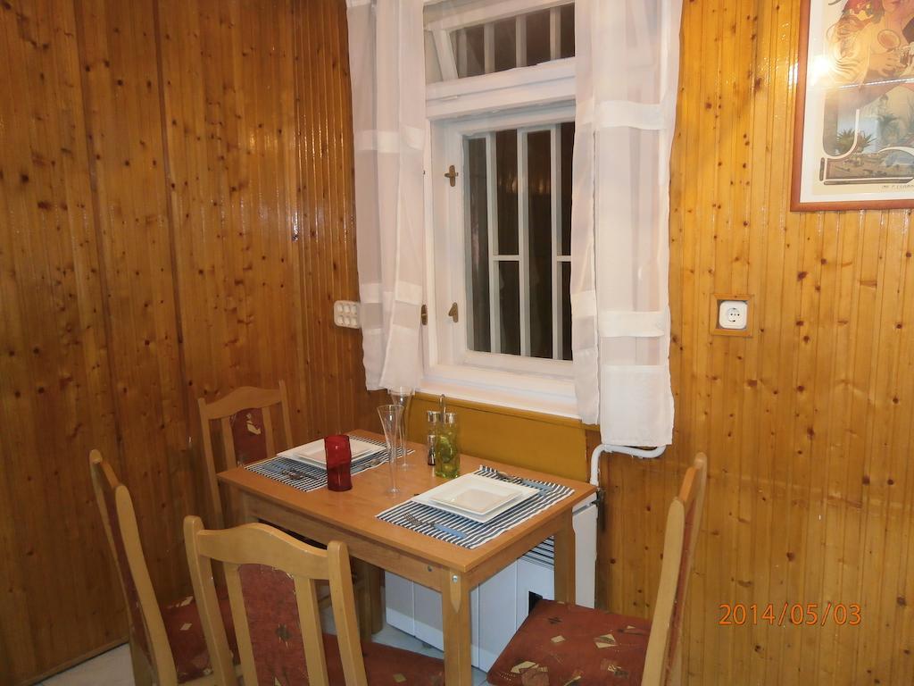 Highland Apartment Будапеща Стая снимка