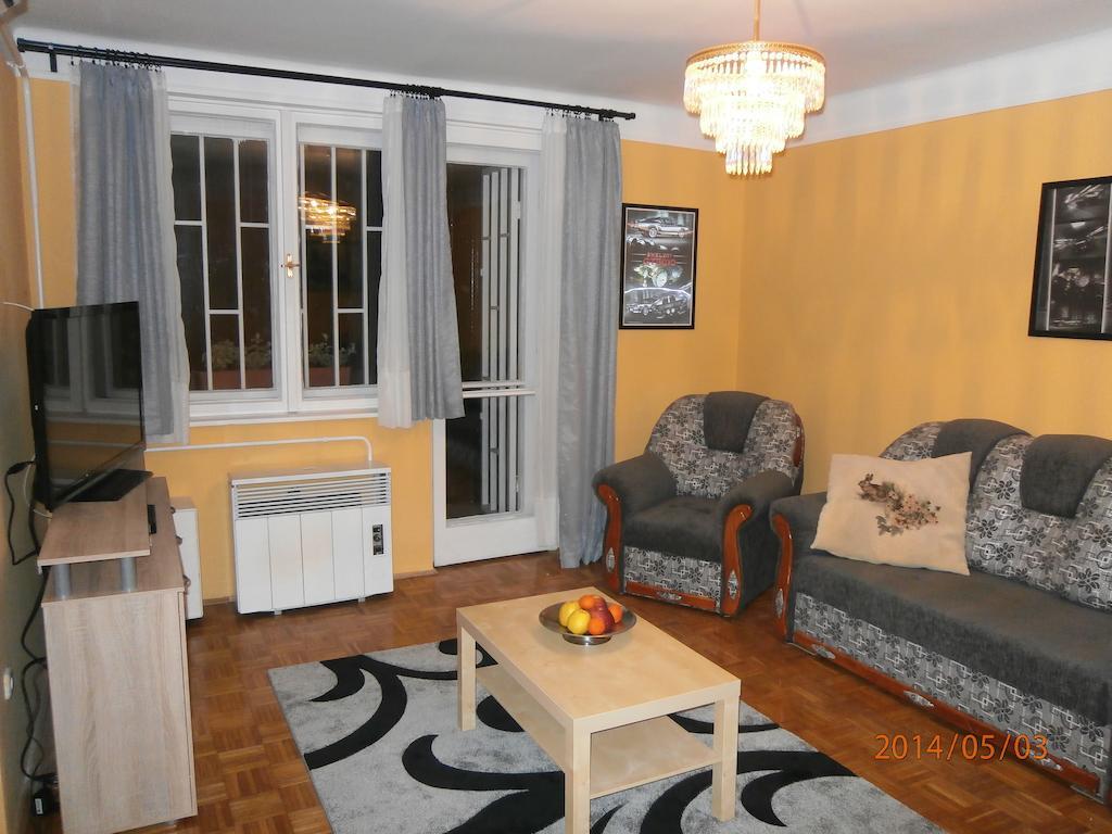 Highland Apartment Будапеща Стая снимка