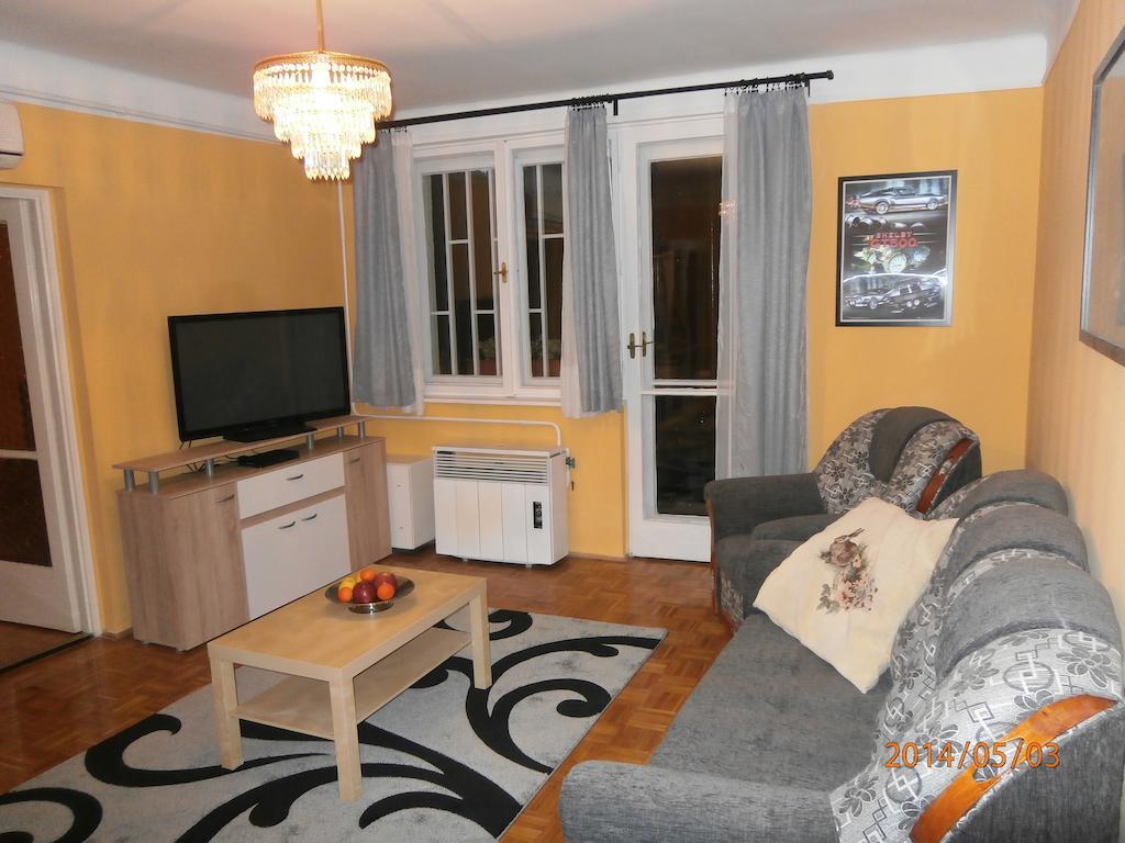 Highland Apartment Будапеща Стая снимка